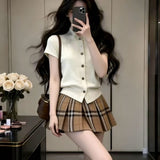 A Complete Set Of Korean Ootd Wears Two Sets Of Women's Half-Dressed Women's Skirts In The Early Summer College Wind Reduction Age-Olded Shirt